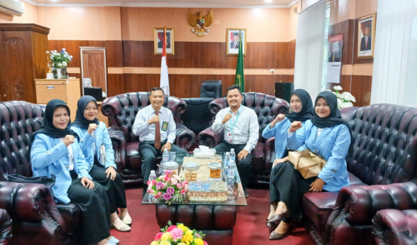 PENGANTARAN MAHASISWI MAGANG DI KANTOR PENGADILAN TINGGI AGAMA PALEMBANG